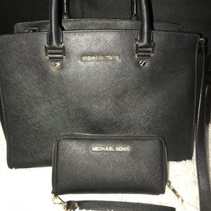 ❗️SOLD ❗️Michael Kors bag, wallet, and dust bag